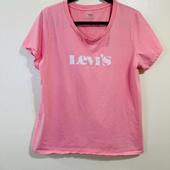 Levi's Women's Plus Size 1X Logo Pink Tee Classic Casual - Picture 1 of 4